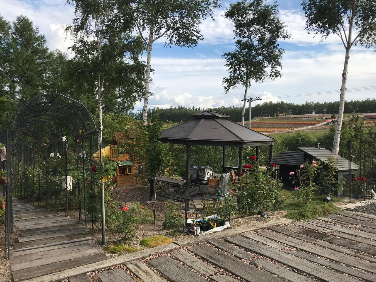 Pensjonat Ritz Garden Niji Biei Zewnętrze zdjęcie